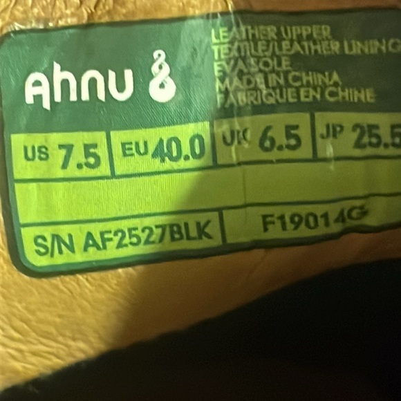 Ahnu Laced Distressed Leather chukka boots Shoe size 7.5 - Picture 12 of 13